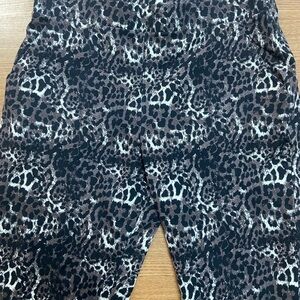Hue Animal Print Trouser Leggings with pockets